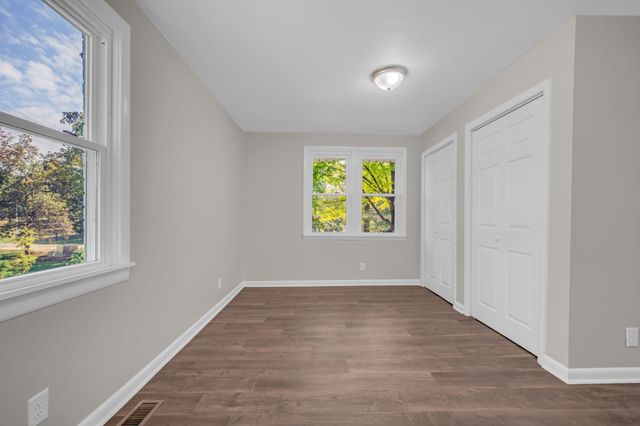 104 S Hummingbird Ln, S, Dickson, TN 37055
