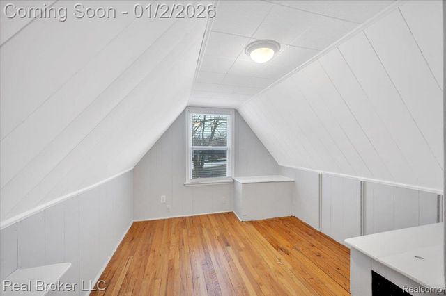 1634 Crooks Road, Royal Oak, MI 48067