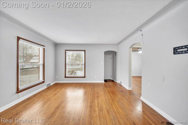 1634 Crooks Road, Royal Oak, MI 48067