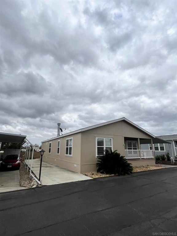 Image 2 of property listing at 1219 E Barham Dr SPC 81, San Marcos, CA 92078