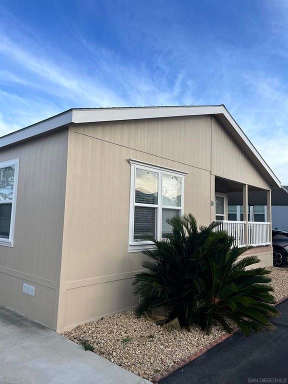 Image 4 of property listing at 1219 E Barham Dr SPC 81, San Marcos, CA 92078