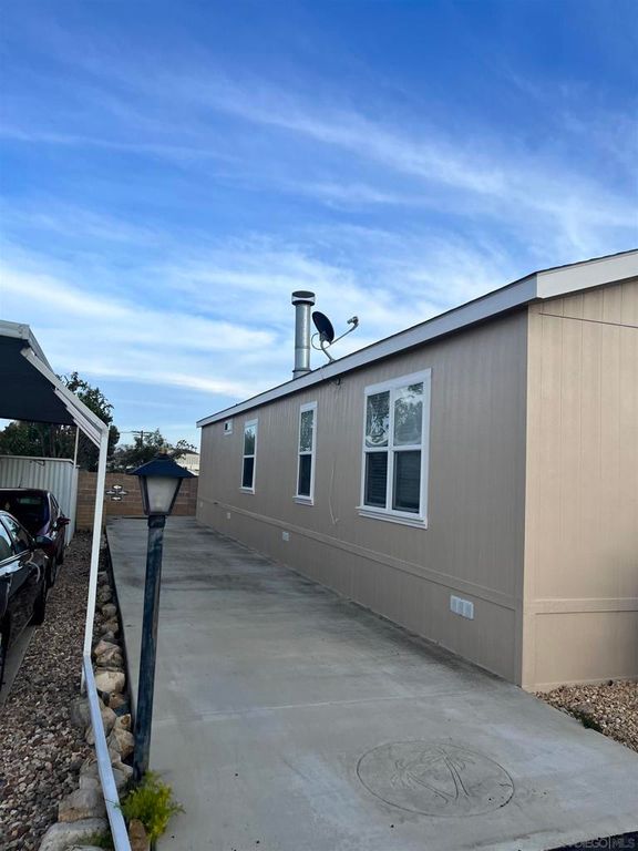 Image 5 of property listing at 1219 E Barham Dr SPC 81, San Marcos, CA 92078