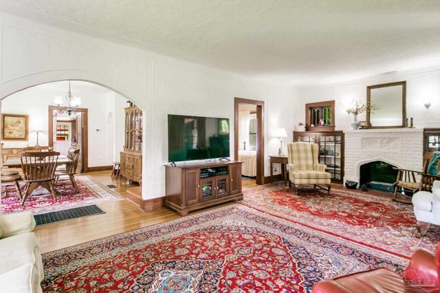 1057 Pauline St, Cantonment, FL 32533