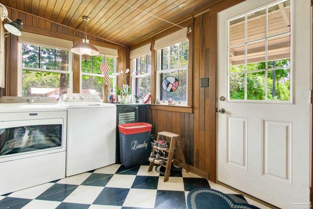 1057 Pauline St, Cantonment, FL 32533