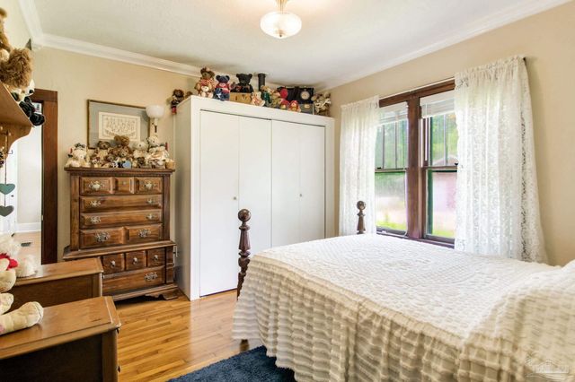 1057 Pauline St, Cantonment, FL 32533