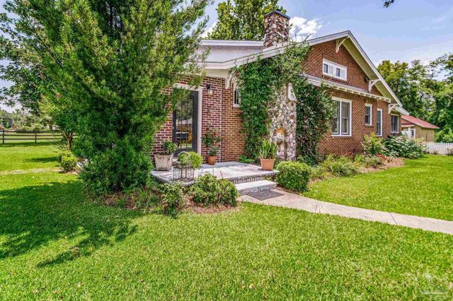 1057 Pauline St, Cantonment, FL 32533