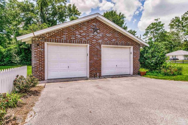 1057 Pauline St, Cantonment, FL 32533