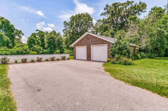 1057 Pauline St, Cantonment, FL 32533