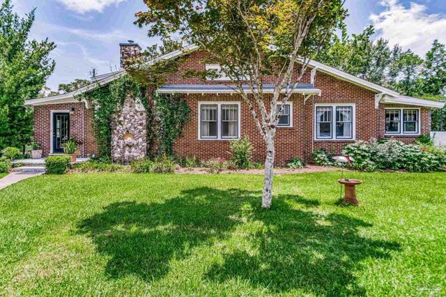 1057 Pauline St, Cantonment, FL 32533
