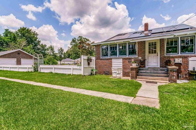 1057 Pauline St, Cantonment, FL 32533