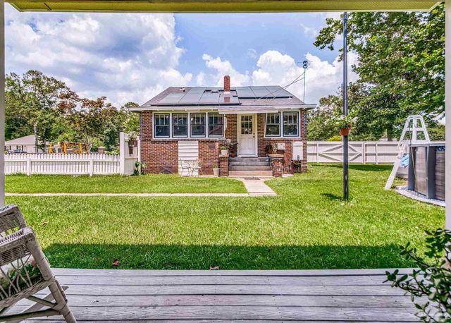 1057 Pauline St, Cantonment, FL 32533