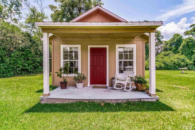 1057 Pauline St, Cantonment, FL 32533