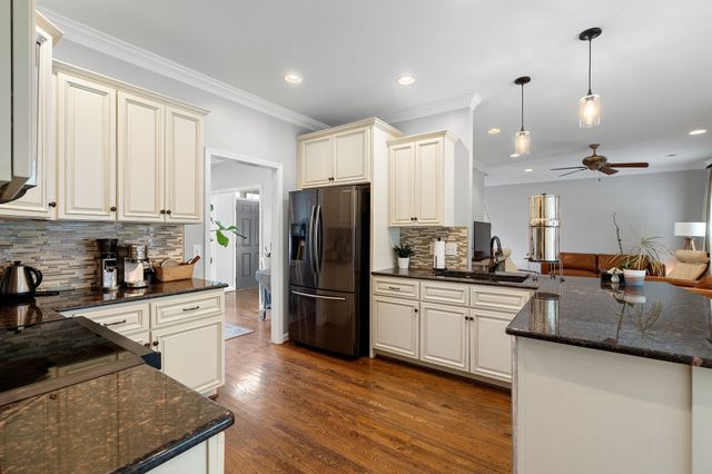 1357 Saybrook Xing, Thompsons Station, TN 37179