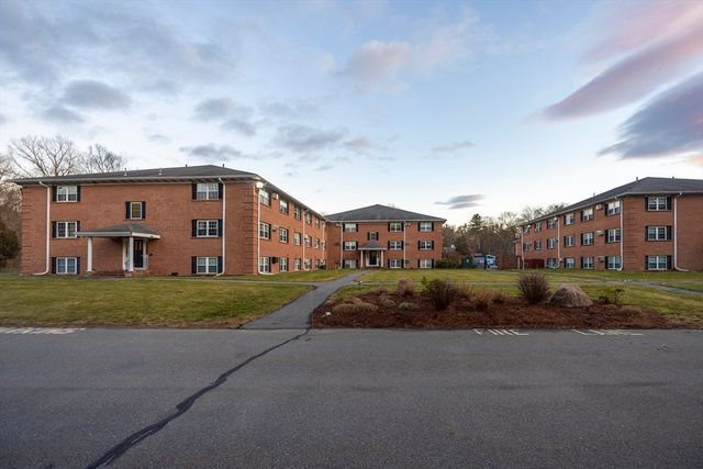14 Leonard Rd 14, Boxborough, MA 01719