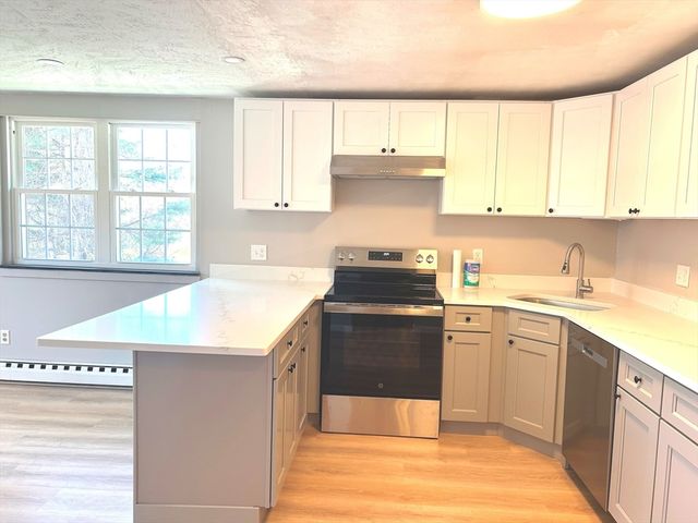 14 Leonard Rd 14, Boxborough, MA 01719