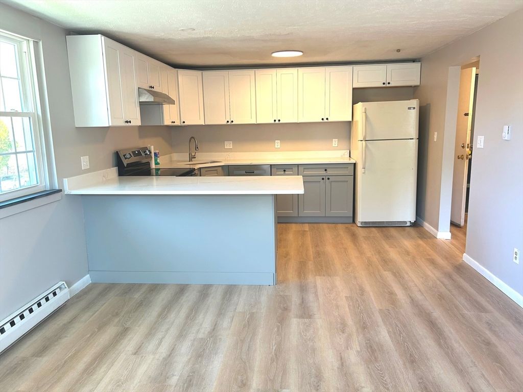14 Leonard Rd 14, Boxborough, MA 01719