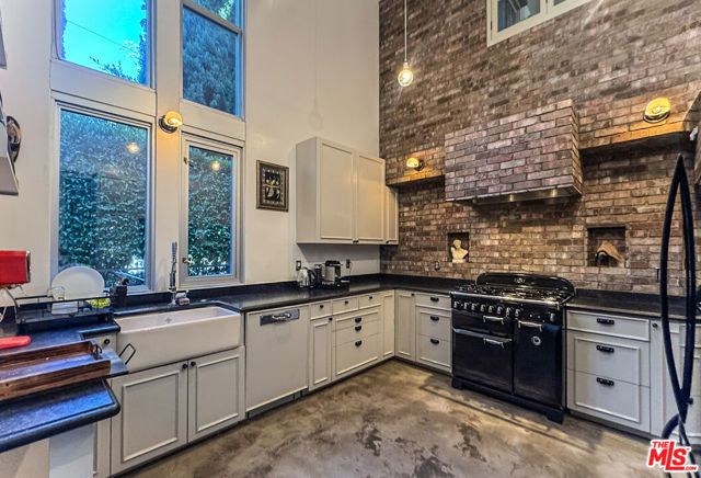 1037 N Laurel Avenue 10B, West Hollywood, CA 90046