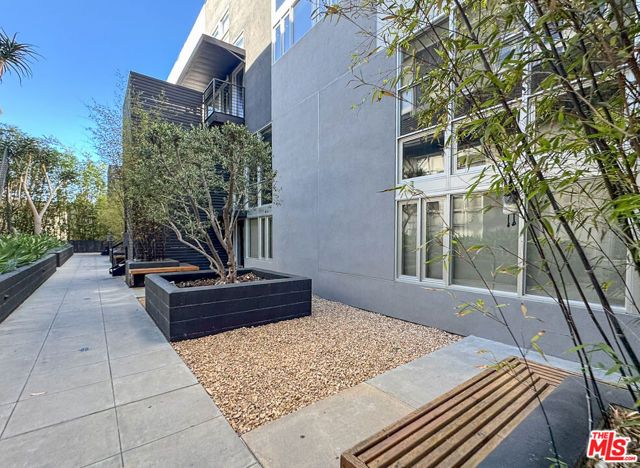 1037 N Laurel Avenue 10B, West Hollywood, CA 90046