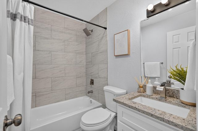 1547 Oakbrook Street, Lancaster, TX 75134