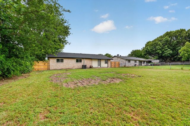 1547 Oakbrook Street, Lancaster, TX 75134