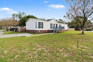 464 Waccamaw Pines Dr., Myrtle Beach, SC 29579