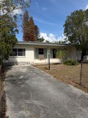 120 N FAIRFAX AVENUE, Winter Springs, FL 32708