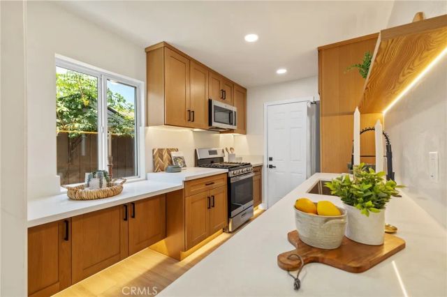 311 E Cummings Lane, Long Beach, CA 90805