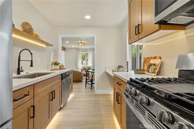 311 E Cummings Lane, Long Beach, CA 90805