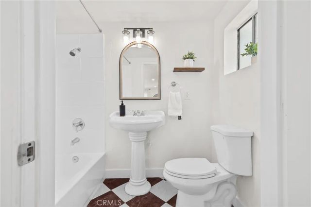 311 E Cummings Lane, Long Beach, CA 90805