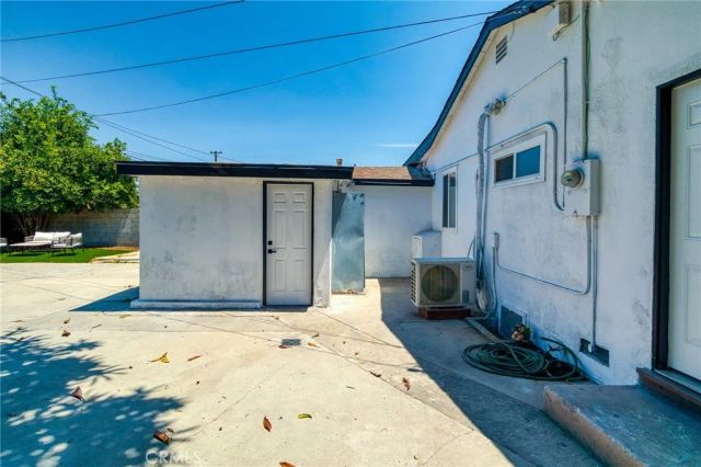 311 E Cummings Lane, Long Beach, CA 90805