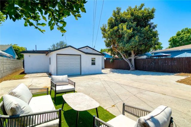 311 E Cummings Lane, Long Beach, CA 90805