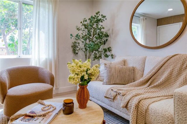 311 E Cummings Lane, Long Beach, CA 90805