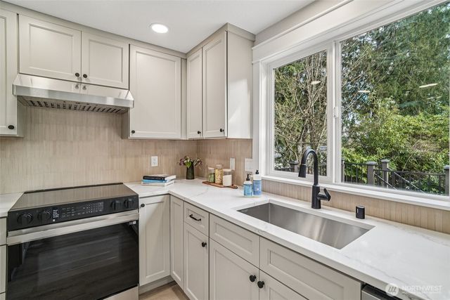 21620 84th Place W, Edmonds, WA 98026