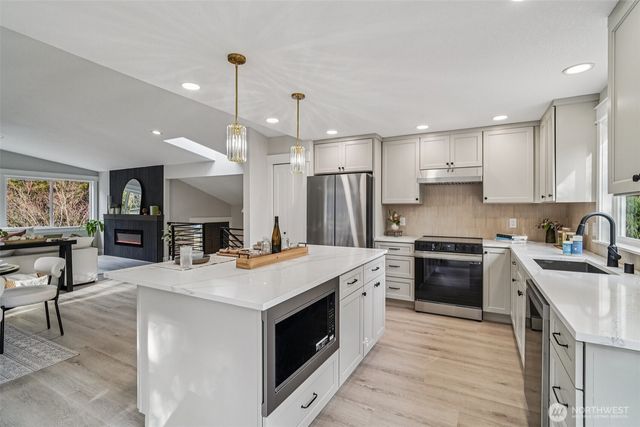 21620 84th Place W, Edmonds, WA 98026