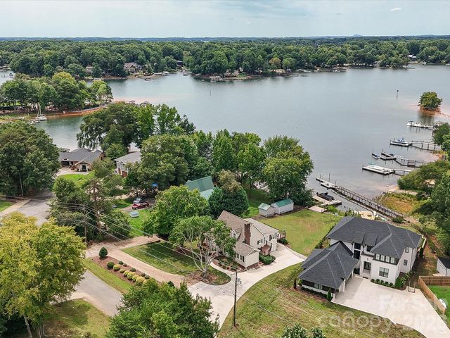 20845 Lagoona Drive, Cornelius, NC 28031