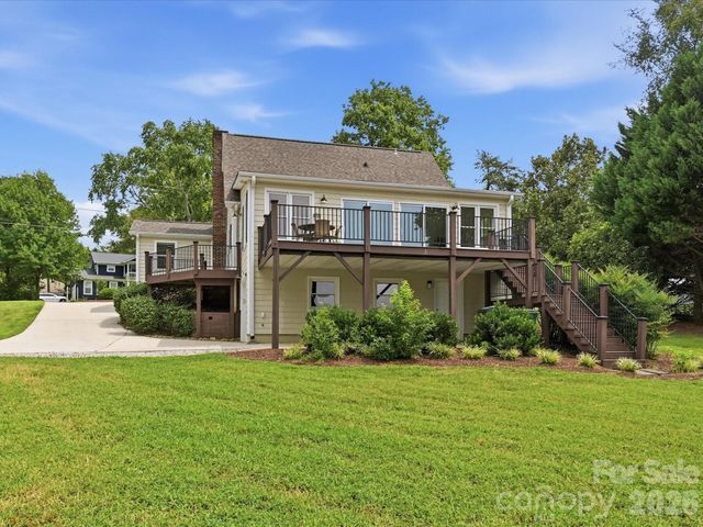 20845 Lagoona Drive, Cornelius, NC 28031
