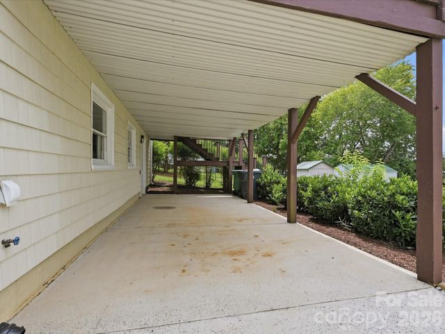 20845 Lagoona Drive, Cornelius, NC 28031