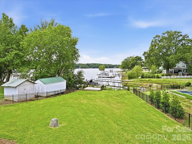 20845 Lagoona Drive, Cornelius, NC 28031