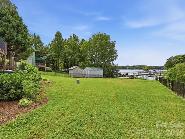 20845 Lagoona Drive, Cornelius, NC 28031