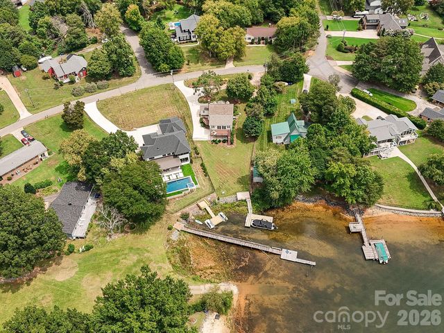 20845 Lagoona Drive, Cornelius, NC 28031