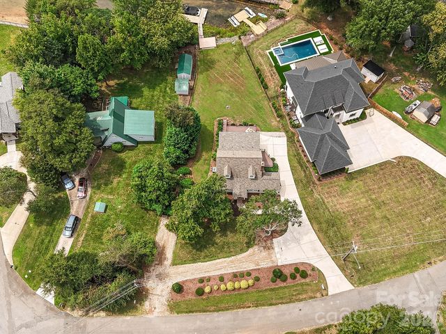 20845 Lagoona Drive, Cornelius, NC 28031