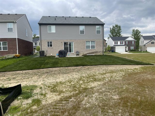 1687 Maple Leaf Lane, Ypsilanti, MI 48198