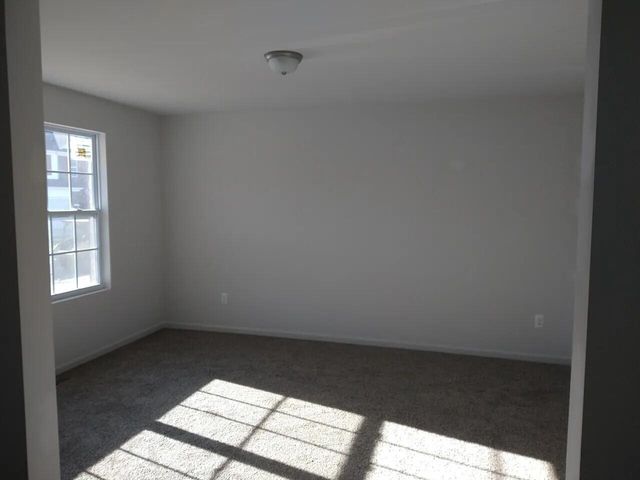 1687 Maple Leaf Lane, Ypsilanti, MI 48198