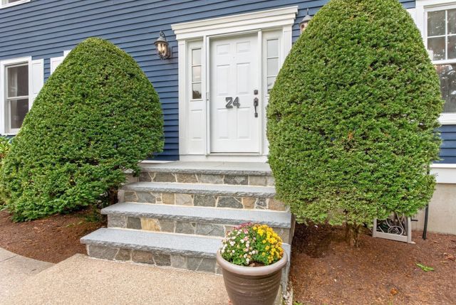 24 Darlene Dr, Southborough, MA 01772