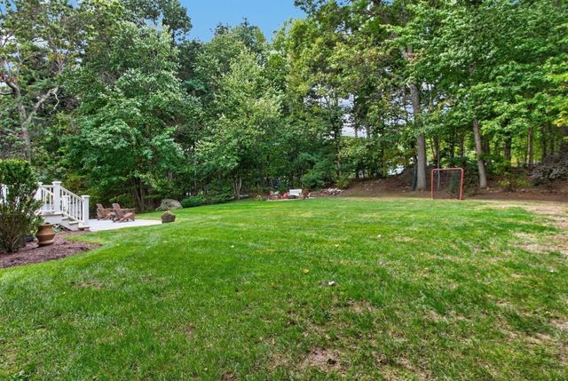 24 Darlene Dr, Southborough, MA 01772