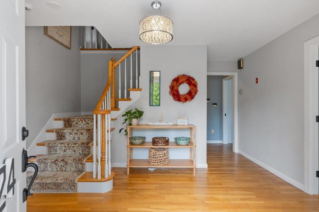 24 Darlene Dr, Southborough, MA 01772