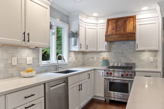 24 Darlene Dr, Southborough, MA 01772