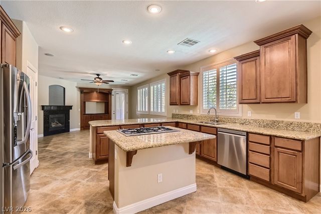 552 PUENTA DEL REY Street, Las Vegas, NV 89138