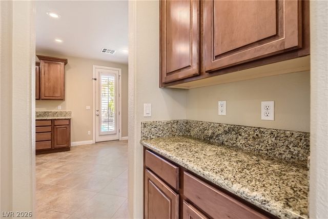 552 PUENTA DEL REY Street, Las Vegas, NV 89138