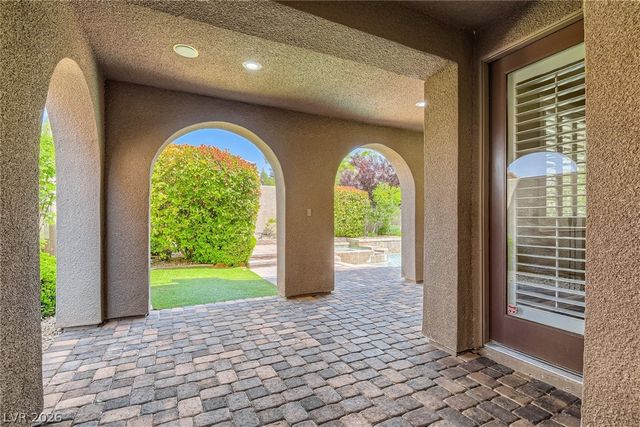 552 PUENTA DEL REY Street, Las Vegas, NV 89138